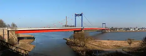 Friedrich-Ebert-Brücke zwischen Duisburg-Ruhrort und Homberg