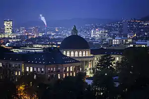 ETH Zürich im Abendlicht