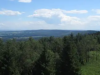 Blick vom Eggeturm auf der Velmerstot nach Südenüber den Hauptkamm des Eggegebirges