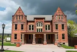 Gillett Memorial Hall (1891)