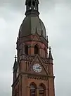 Kirchturm-Uhr und Laterne