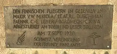 Gedenktafel in Zollikon an der Ufermauer vor der Absturzstelle