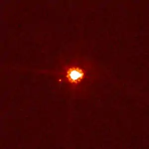 Eris und ihr Mond Dysnomia, fotografiert vom Hubble-Weltraumteleskop