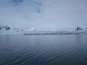 Esmarkbreen von der Ymerbucht aus gesehen