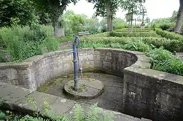 Weihersbrunnen von 1569(Pumpe von 1897)