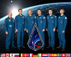 v. l. n. r.: Scott Kelly, Sergei Wolkow, Michail Kornijenko, Kjell Lindgren, Oleg Kononenko und Kimiya Yui