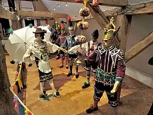 Bajazz und Tiroler Pärchen – Traditionsfiguren der Herbsteiner Fastnacht