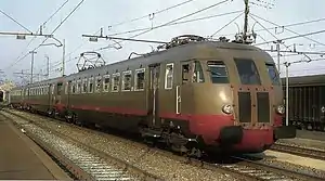 ALe 540.020 mit zwei Le 760 in Mailand