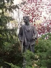 „Roter Matrose“ (1960) am Friedhof der Märzgefallenen in Berlin