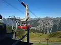 Kabine der Fellhornbahn I bei der Einfahrt in die Bergstation