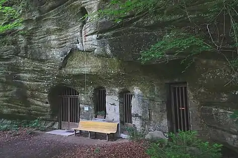 Felsenkapelle (1700, 1707, 1867) – Magdalenakapelle (III. Kapelle im Schlosswald Heitenried), Aussenansicht