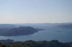 Fensfjord (hinten) und Austfjord (vorn)