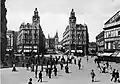 Der Schlangenplatz und die Klothild-Paläste zur Zeit der Bauarbeiten der alten Elisabethbrücke vor 1902