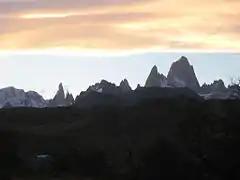 Fitz Roy (rechts) und Cerro Torre (links)