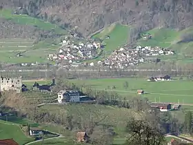 Tscherlach, davor Burg Gräpplang