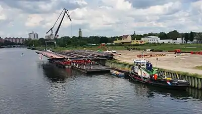 OberhafenFreybrücke ist verladen(von Süden)