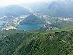 Der Lago di Mergozzo mit dem Mont’Orfano. Rechts das Ossolatal, links der Lago Maggiore