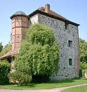 Wohnturm mit Treppenturm von 1681 (2006)