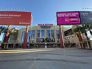 Eingang 4 der Gila River Arena im Februar 2020