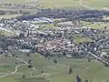 Stadtzentrum von Glurns mit dahinterliegendem Gewerbegebiet