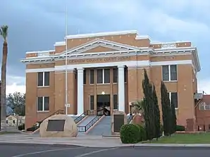 Das Graham County Courthouse in Safford ist seit Mai 1982 im NRHP eingetragen.