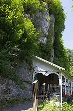 Grotte aux Fées, Eingang