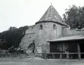 Höpperlesturm (Vorkriegsaufnahme)am Châteaudun-Park.Im Krieg zerstört,2016 wieder aufgebaut