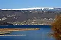 Der Bielersee mit dem Chasseral im Hintergrund