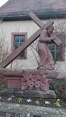 Statue vor der Kapelle