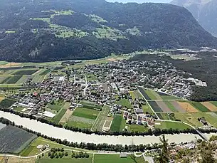 Blick auf den Hauptort vom Klettersteig auf der Geierwand