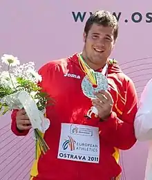 72,76 m reichten Javier Cienfuegos – hier bei einer Siegerehrung in Ostrava im Jahr 2011 – nicht zur Teilnahme am Finale