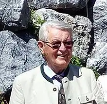 Heinrich Frommknecht bei einer (nachträglichen) Feier zu seinem 85. Geburtstag im Hofgut Dürren bei Waltershofen