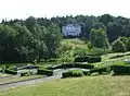 Blick von der Reha-Klinik Am Tharandter Wald zum Hotel Bergschlößchen