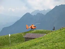 Christoph 17 landet bei der Enzianhütte