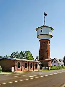 Wasserturm mit Warnballon