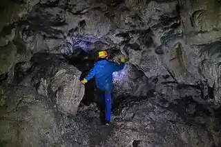 Sinterablagerungen in der Höhle