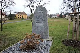 Gefallenendenkmal im Dorf