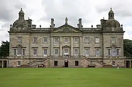 Landhaus Houghton Hall in Norfolk mit zwei Eckpavillons