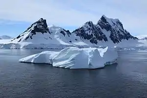 Eisberg in der Gerlache-Straße nördlich des Waterboat Point