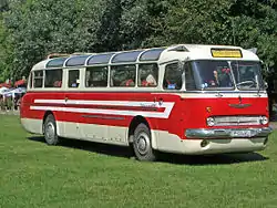 Ikarus 55 mit Türen vorn und in der Mitte