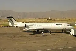 Iran Air Fokker 100 auf dem Flughafen Schiras (2007)