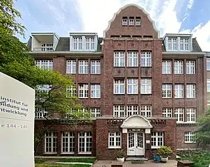 Ehemalige Heilwig-Schule, Isestraße (2020)