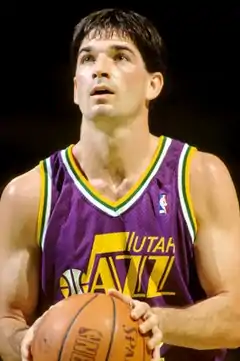 Karl Malone (links) und John Stockton (rechts), die in den 1990er Jahren zusammen bei den Utah Jazz spielten. Malone ist Zweiter in der Kategorie Punkte und Rebounds, Stockton Erster in Punkte und Assists.Tim Duncan ist Erster bei Punkten und Rebounds.