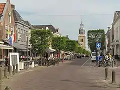 Joure, Hauptstraße Middelstraat mit Kirche