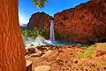 Die Havasu Falls mit der darunter liegenden Gumpe