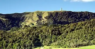 Kaimai Range mit Sendetürmen