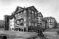 Ecke Kappelergasse (rechts) Stadthausquai (links) mit dem Eckhaus des Restaurants «Frieden»1890