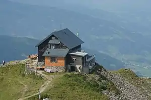 Die Kellerjochhütte von Osten