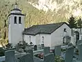 Kirche vom Friedhof aus gesehen