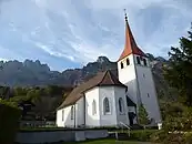 Kirche Frümsen, im Hintergrund Kreuzberge und Saxerlücke